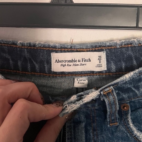 Abercrombie and fitch curve love Jean shorts 0/25 - Picture 7 of 7